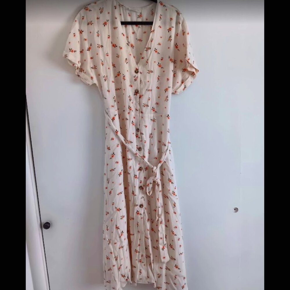 Floral maxi dress with buttons